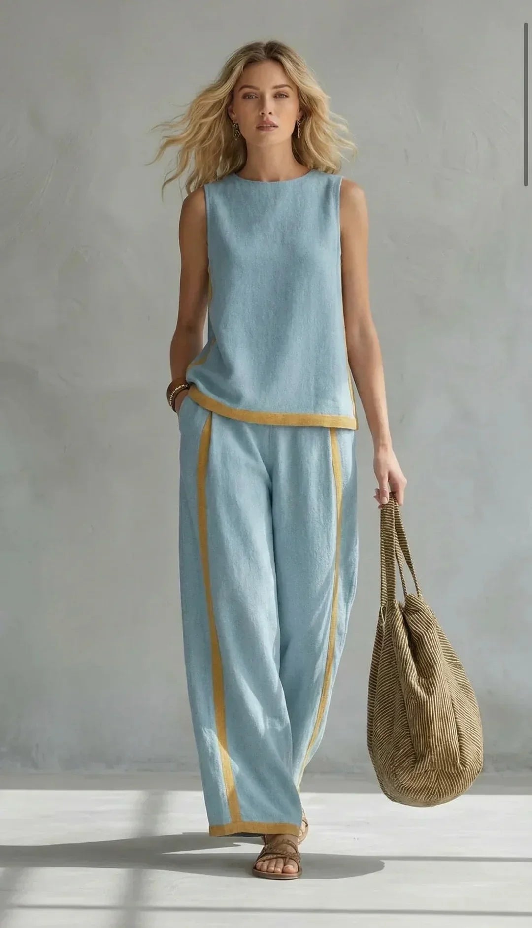 Ursula: conjunto de chaqueta y pantalón con un estilo elegante y desenfadado y acabados bicolores
