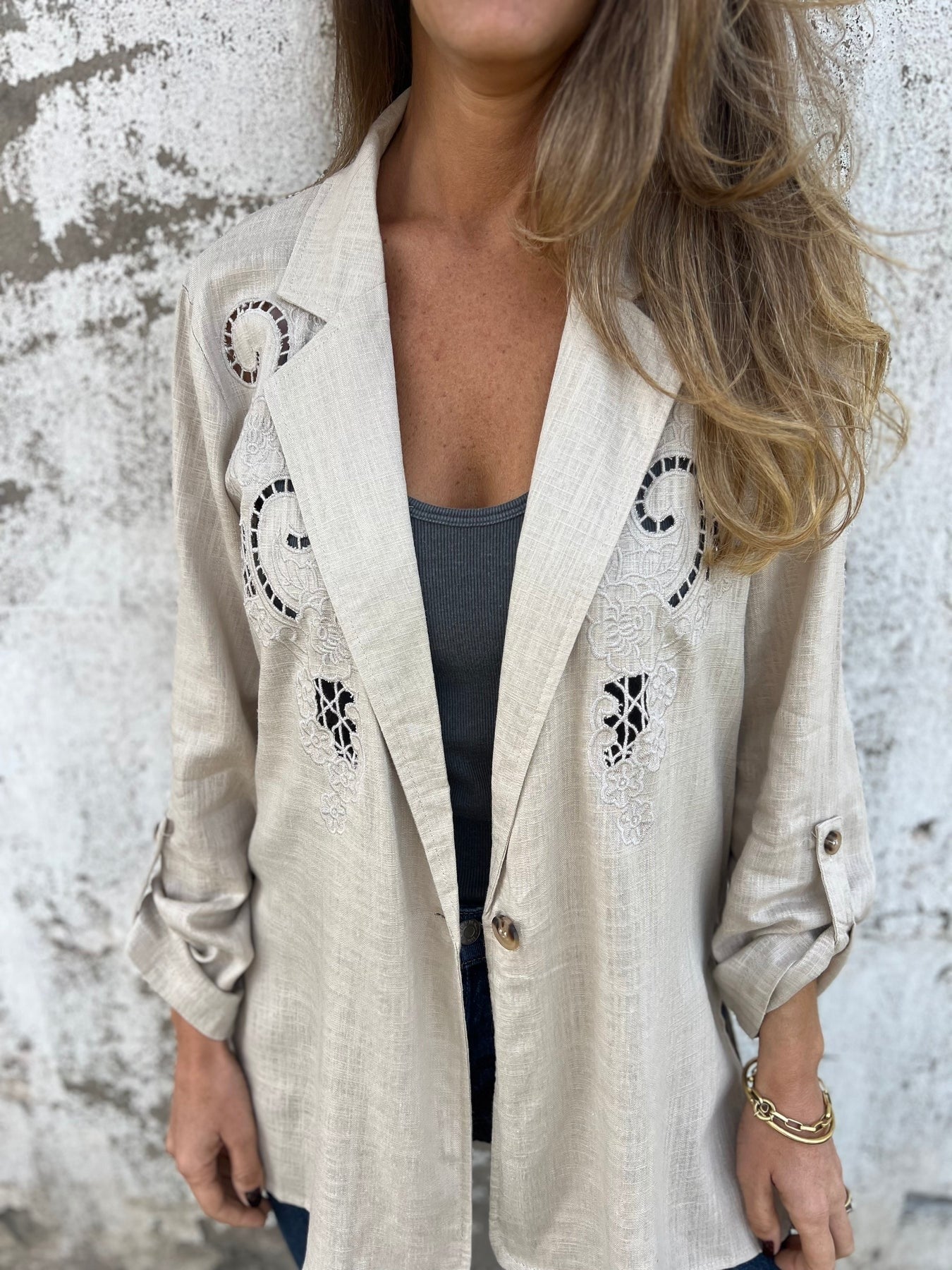 Camisa con bordados