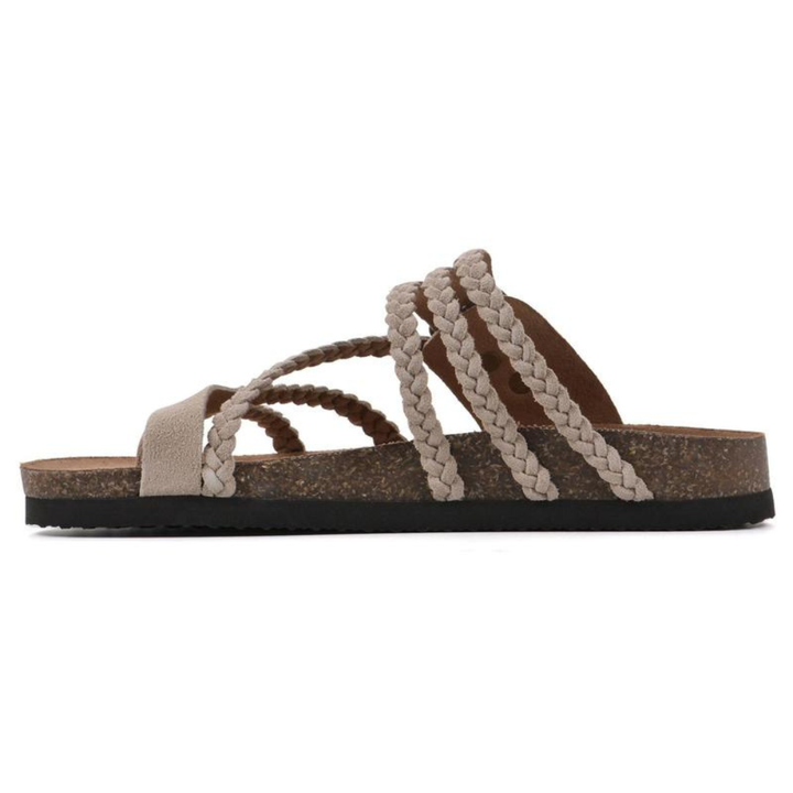 Elegantes sandalias tejidas