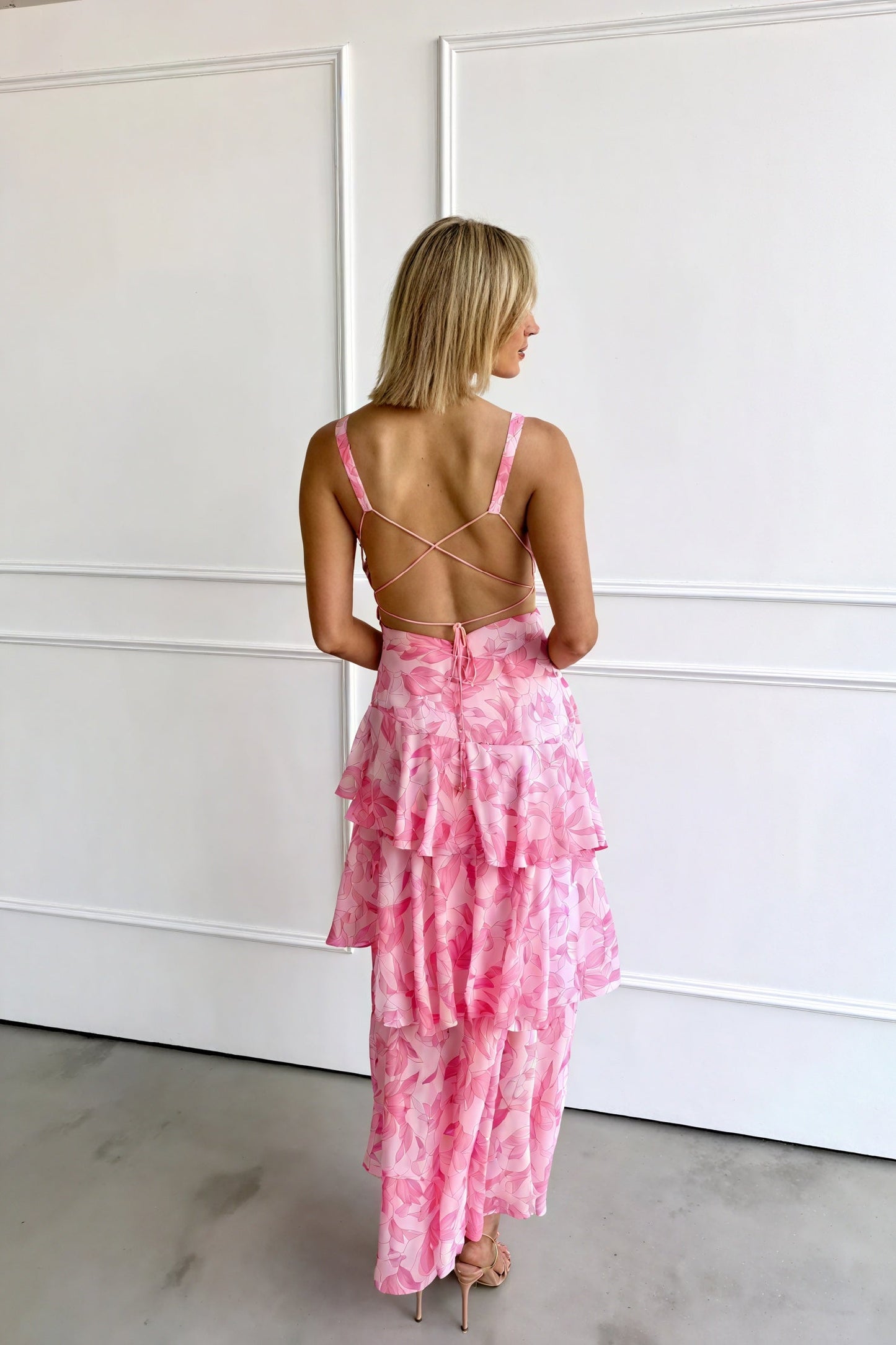 Vestido con Estampado Floral y Escote Profundo