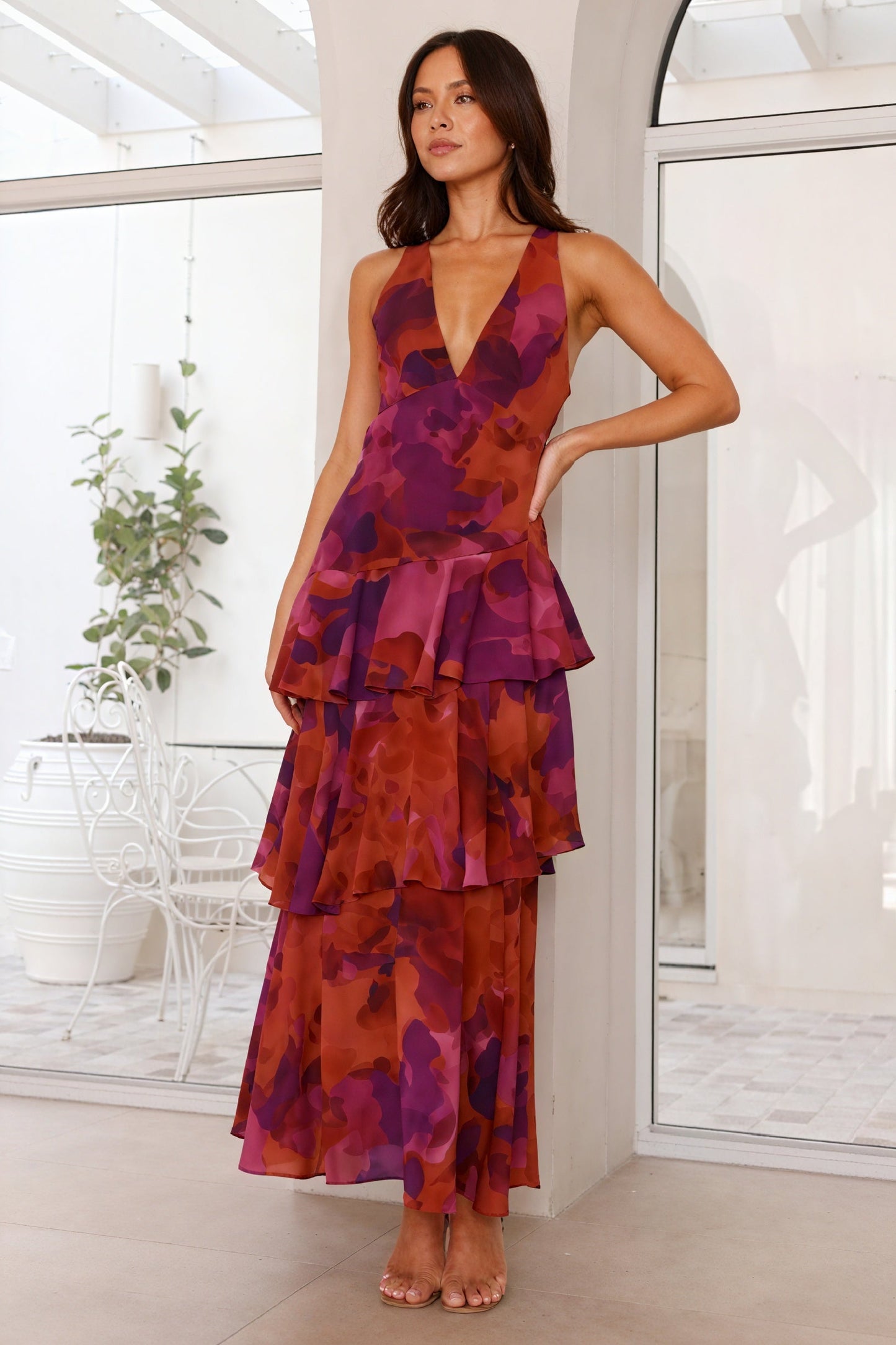 Vestido con Estampado Floral y Escote Profundo
