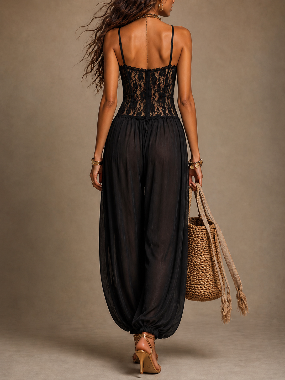 Laia - Mono halter con encaje fluido