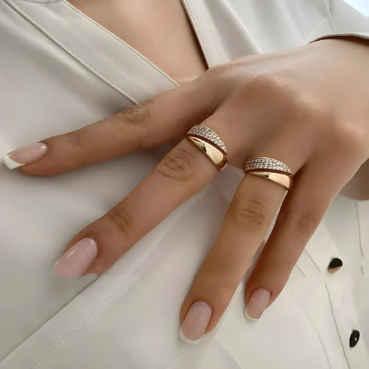 Elegante Anillo de Oro con Piedras Brillantes (1+1 GRATIS)