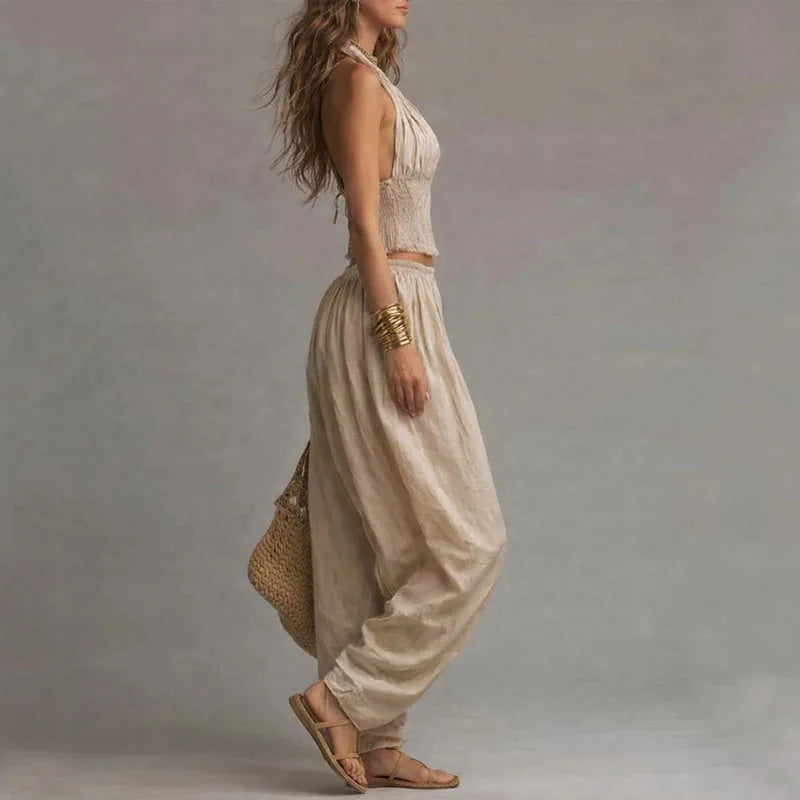 Conjunto Boho Chic Ibiza de 2 Piezas – Top Halter Calado y Pantalón Fluido de Cintura Elástica