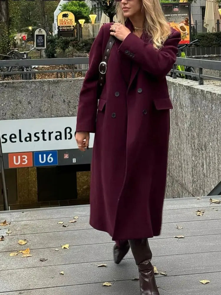 Chaqueta Burdeos Nora Valdés – Abrigo de Mujer con Solapa y Doble Botonadura