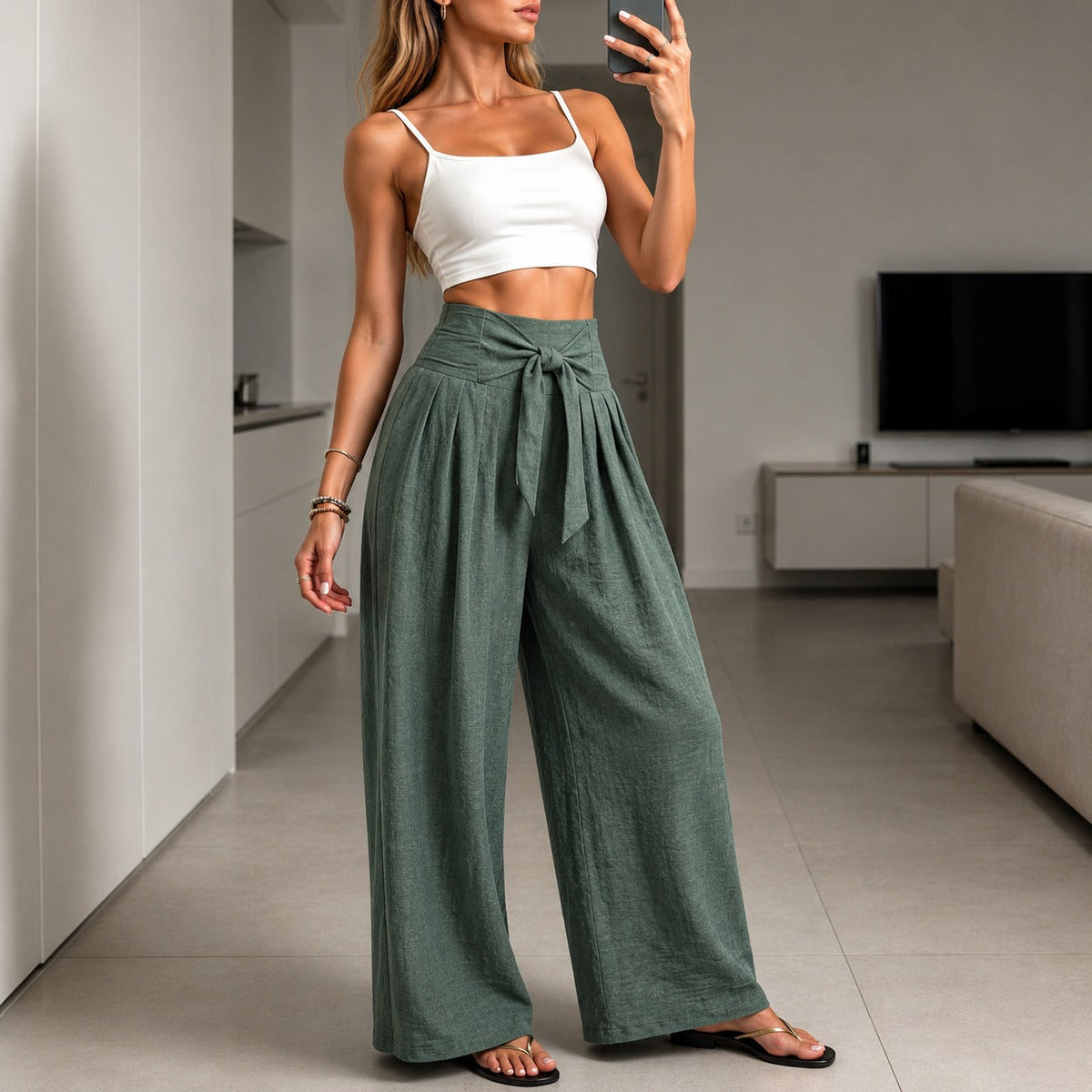 Pantalón Arielle™ con elegante cinturón ajustable y cintura en relieve