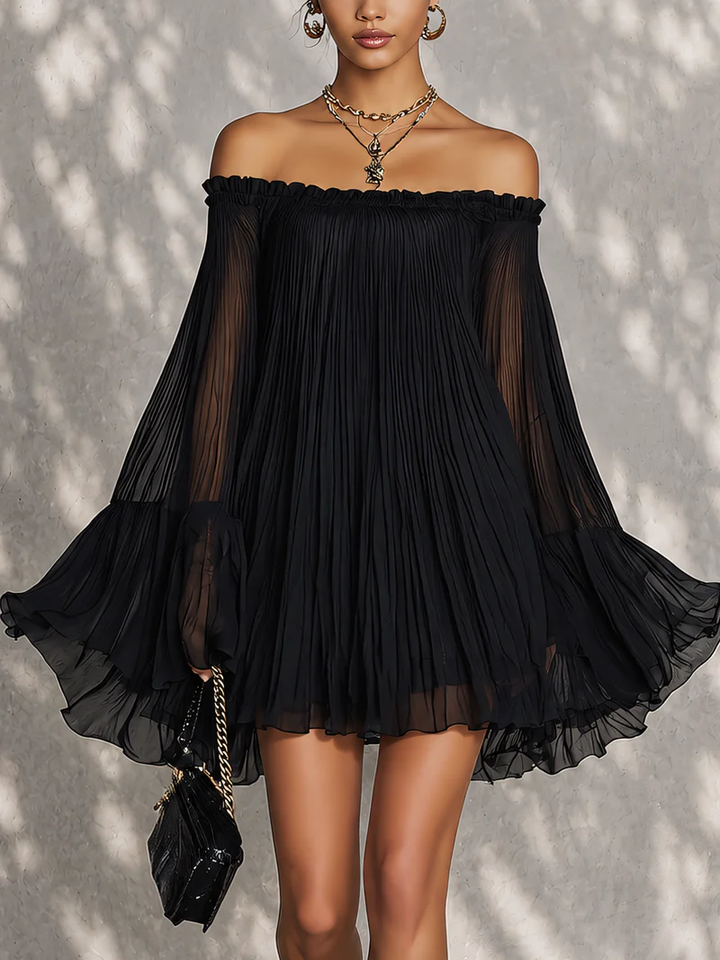 Olivia | Vestido Mini Negro con Mangas Acampanadas y Hombros Descubiertos Fruncidos