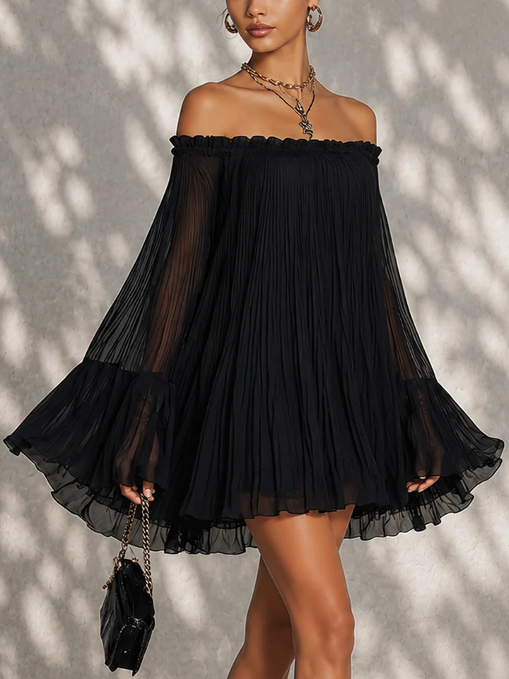 Olivia | Vestido Mini Negro con Mangas Acampanadas y Hombros Descubiertos Fruncidos