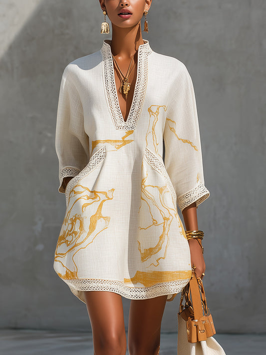 Alicia | Vestido Mini de Encaje de Crochet Marfil con Motivos Dorados y Escote en V