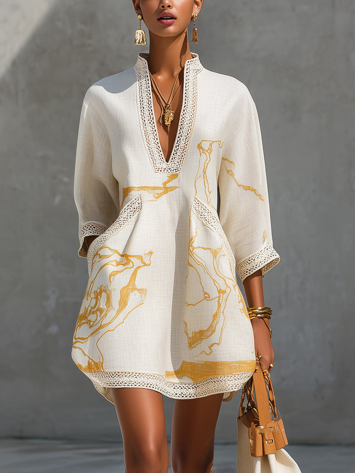 Alicia | Vestido Mini de Encaje de Crochet Marfil con Motivos Dorados y Escote en V