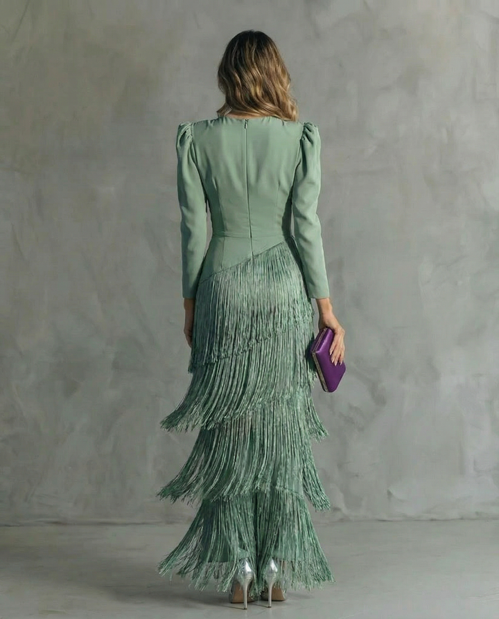 Chiara | Vestido elegante con mangas de flecos