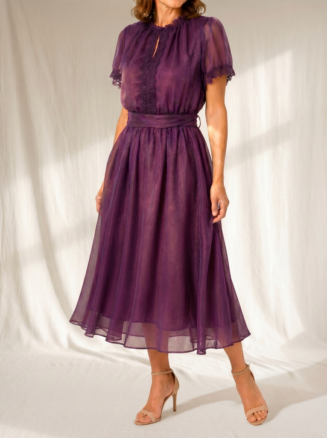 Flavia | Vestido maxi con escote en lágrima y borde en encaje de chiffon
