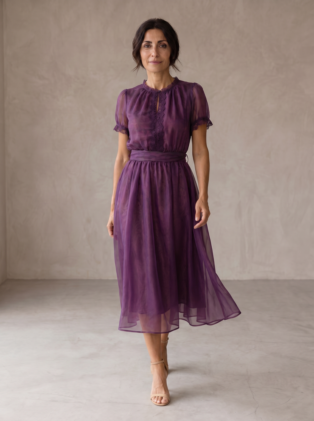 Flavia | Vestido maxi con escote en lágrima y borde en encaje de chiffon