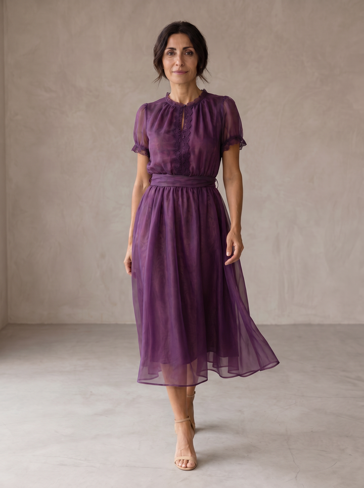 Flavia | Vestido maxi con escote en lágrima y borde en encaje de chiffon