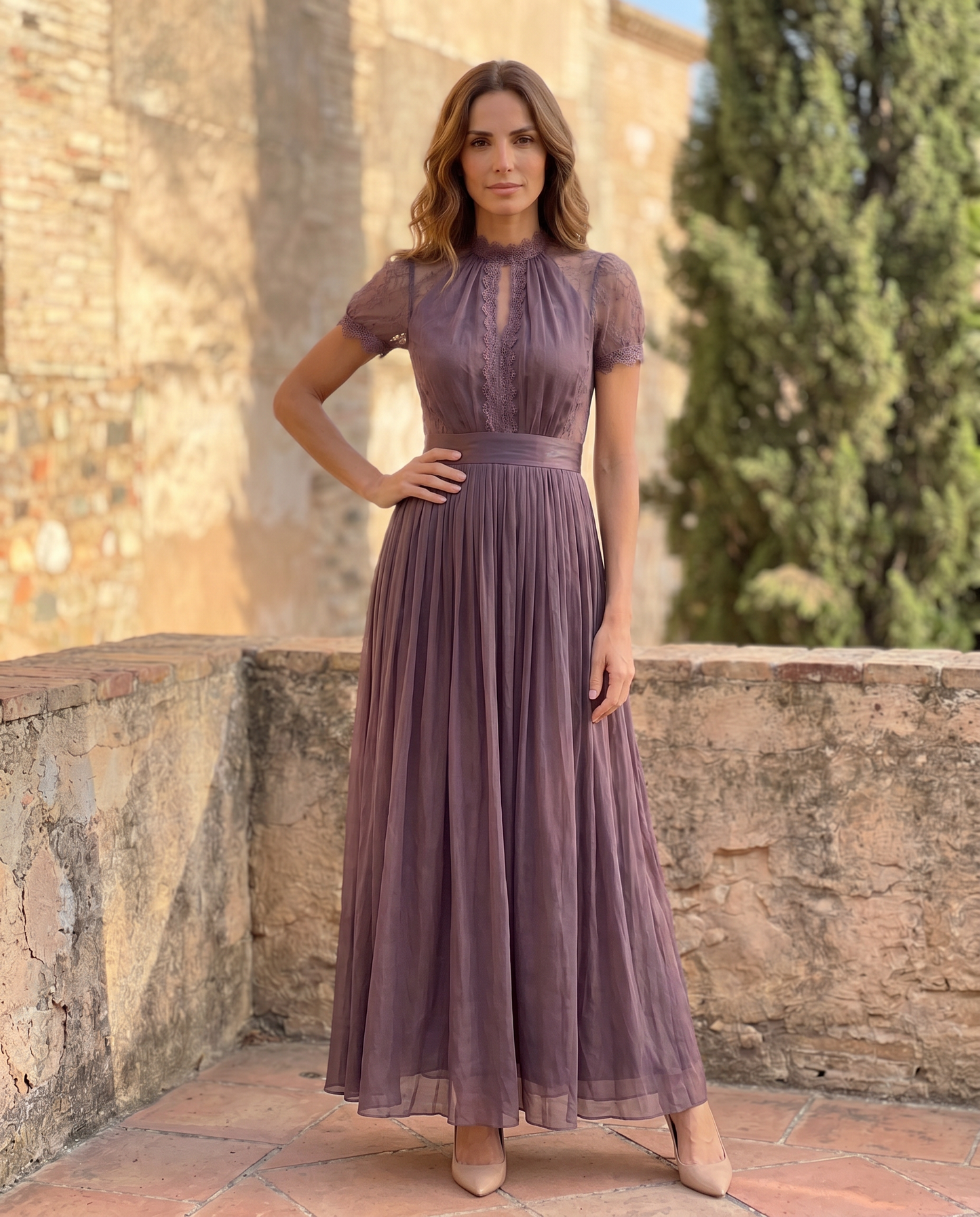 Flavia | Vestido largo morado con escote en forma de llave, borde de encaje de chiffon